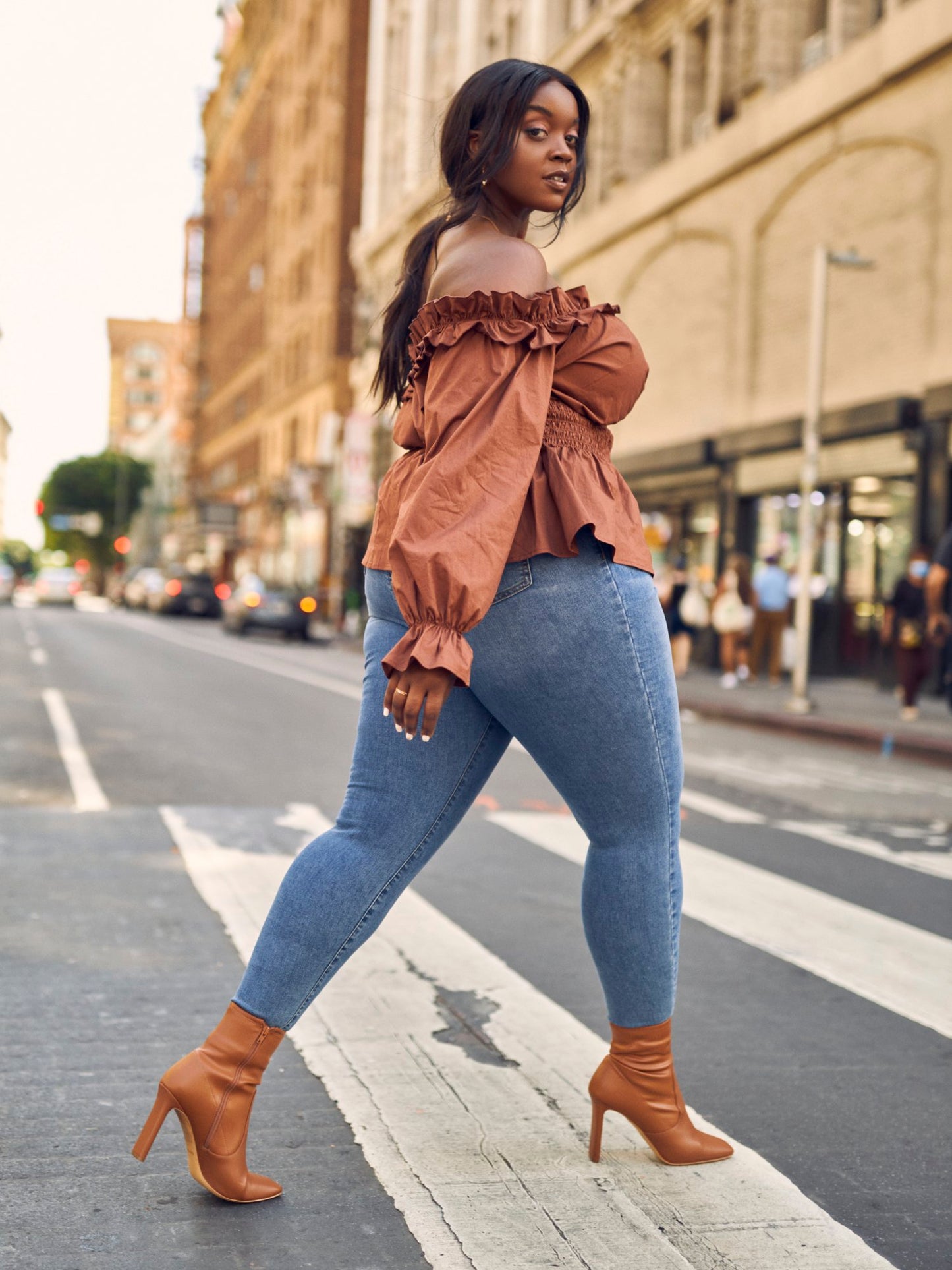 #color_BROWN